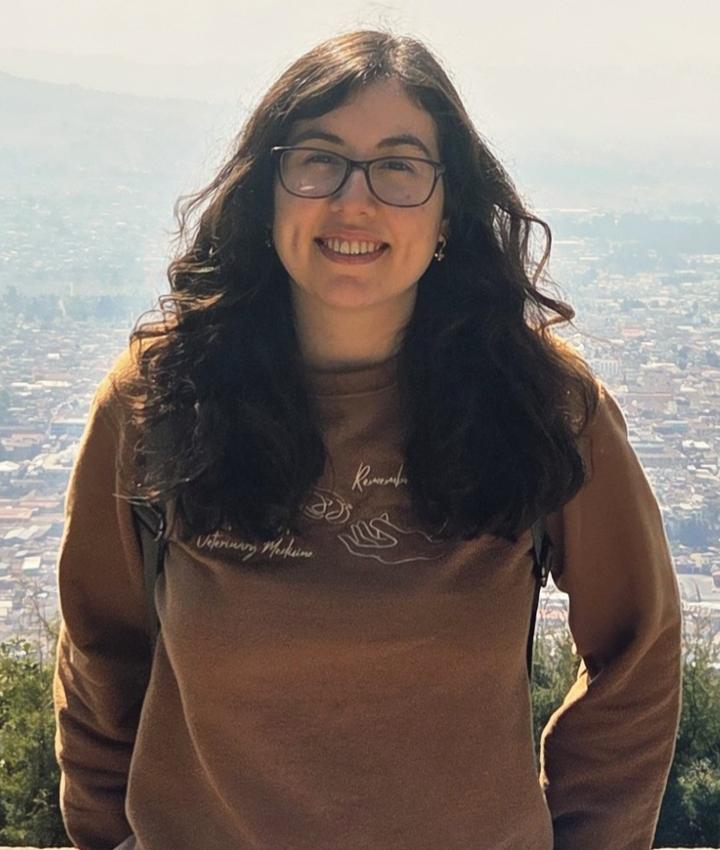 Riahnna Mazariegos, DVM